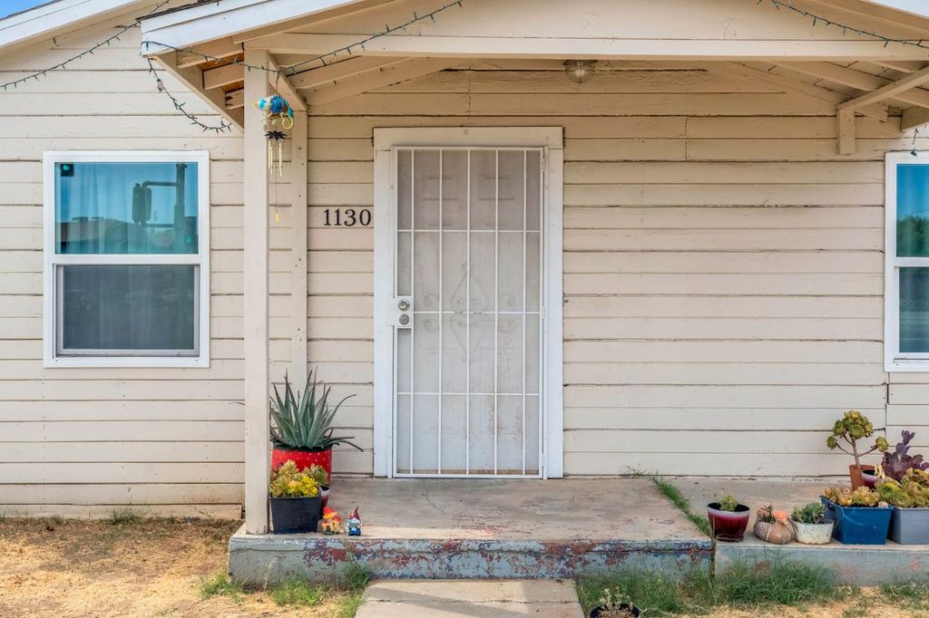 Image 8 of property listing at 1130 E Cleveland Avenue, Madera, CA 93638