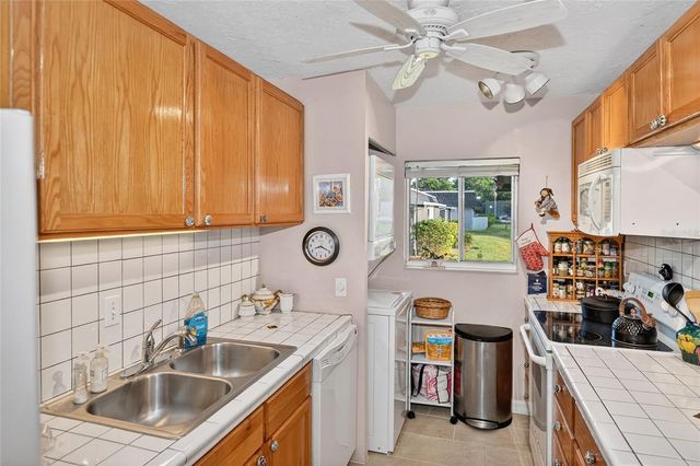 4160 FRUITVILLE ROAD 11, Sarasota, FL 34232
