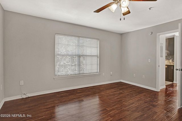 7800 POINT MEADOWS Drive 631, Jacksonville, FL 32256