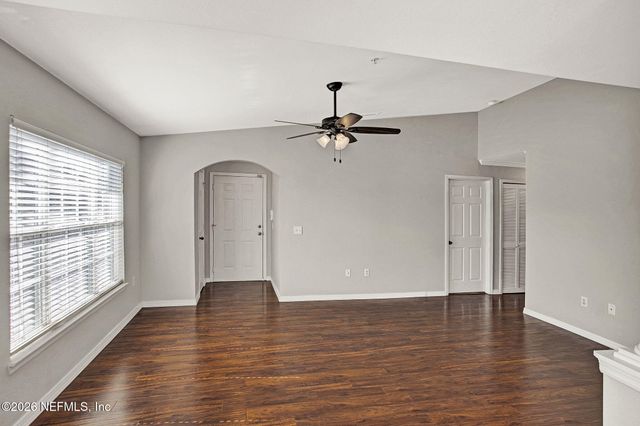 7800 POINT MEADOWS Drive 631, Jacksonville, FL 32256