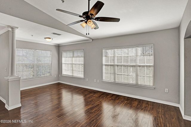 7800 POINT MEADOWS Drive 631, Jacksonville, FL 32256