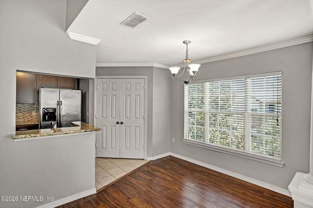 7800 POINT MEADOWS Drive 631, Jacksonville, FL 32256