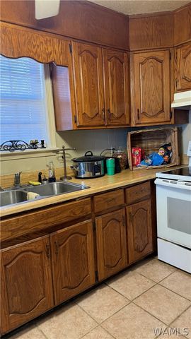 2516 DeerHaven, Northport, AL 35473