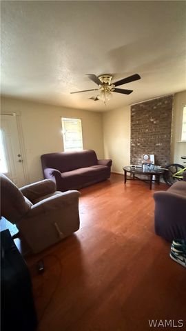 2516 DeerHaven, Northport, AL 35473