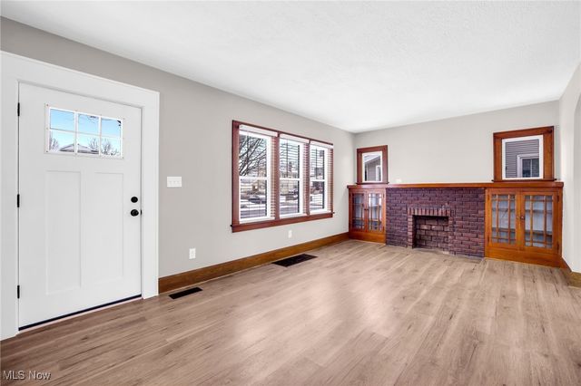 1008 Yale Avenue NE, Massillon, OH 44646