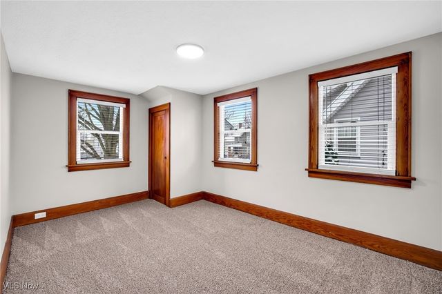 1008 Yale Avenue NE, Massillon, OH 44646