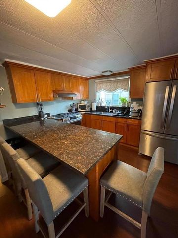 3499 E Bayshore Road, Redwood City, CA 94063