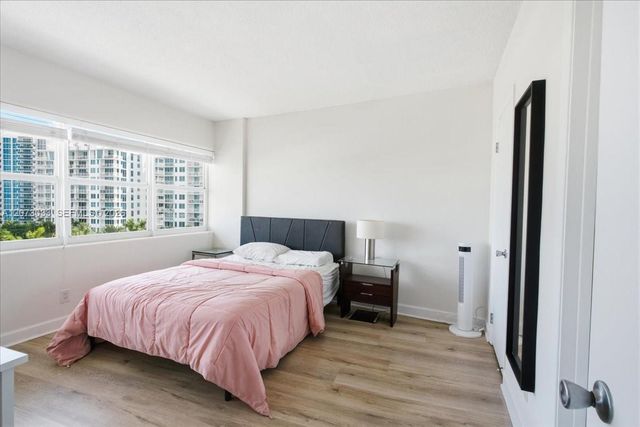 3250 NE 28th Street 806, Fort Lauderdale, FL 33308