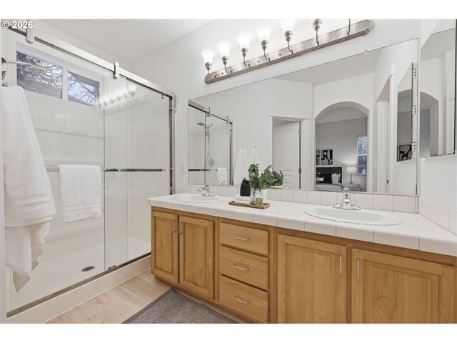 8361 Sw 24TH Ave, Portland, OR 97219