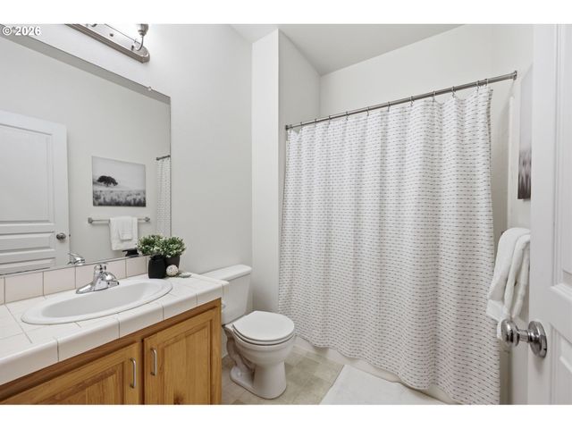 8361 Sw 24TH Ave, Portland, OR 97219