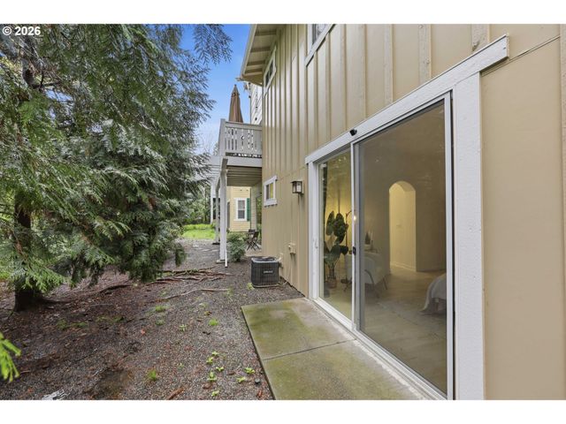 8361 Sw 24TH Ave, Portland, OR 97219