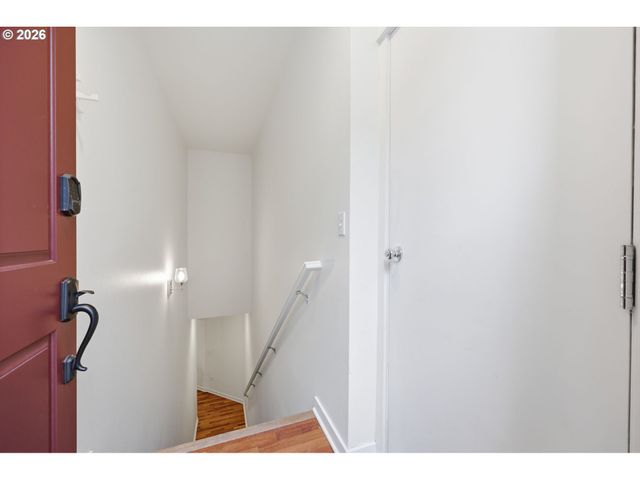 8361 Sw 24TH Ave, Portland, OR 97219