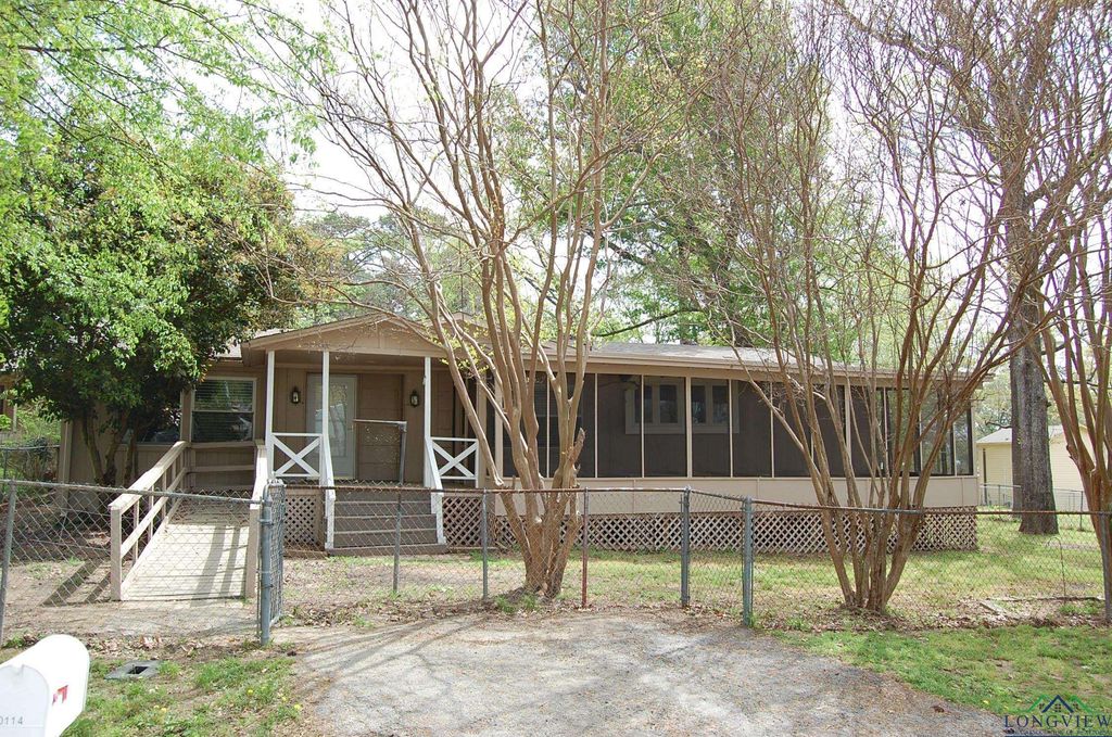 10114 Paradise, Chandler, TX 75758