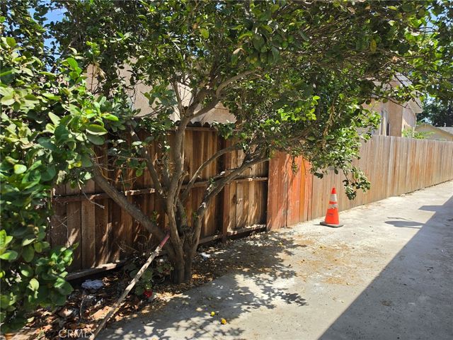 1601 E 43rd, Los Angeles, CA 90011