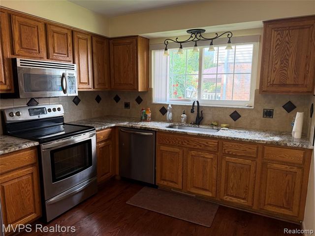 5043 Blair Drive, Troy, MI 48085