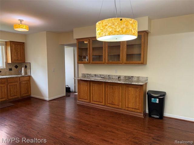 5043 Blair Drive, Troy, MI 48085