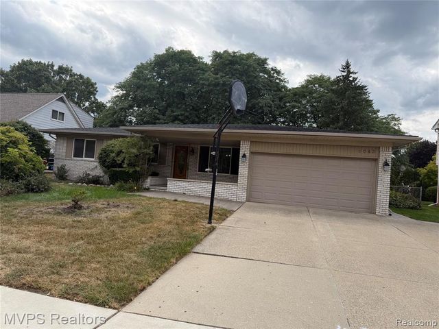 5043 Blair Drive, Troy, MI 48085