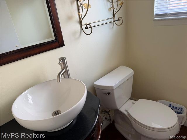 5043 Blair Drive, Troy, MI 48085