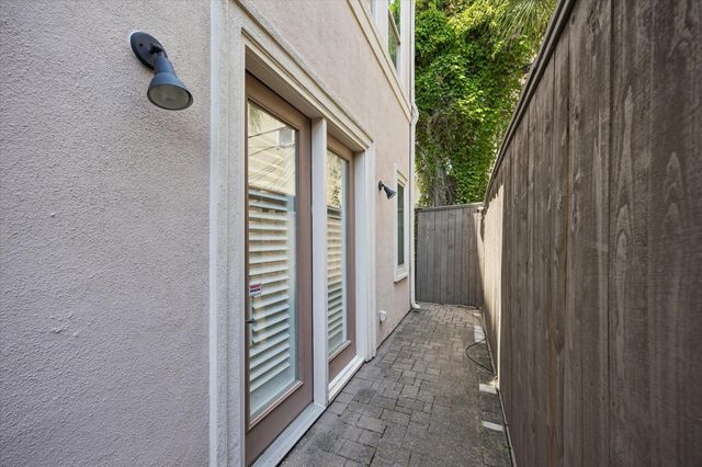 2105 Argonne Street, Houston, TX 77019