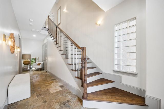 2105 Argonne Street, Houston, TX 77019