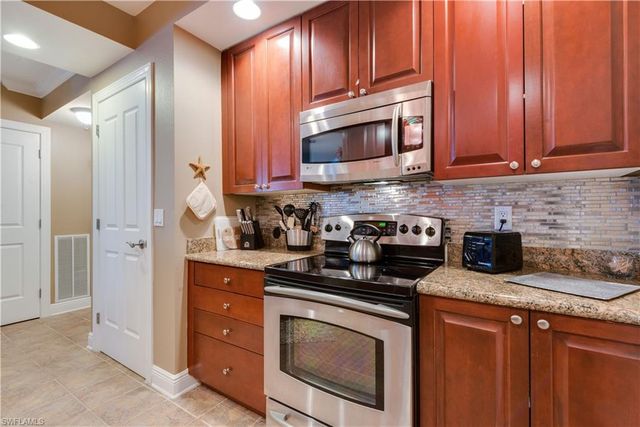 2825 Palm Beach BLVD 219, Fort Myers, FL 33916