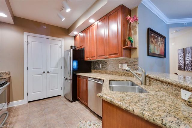 2825 Palm Beach BLVD 219, Fort Myers, FL 33916