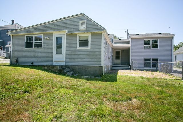 132 Evarts Street 2, Newport, RI 02840