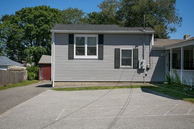 132 Evarts Street 2, Newport, RI 02840