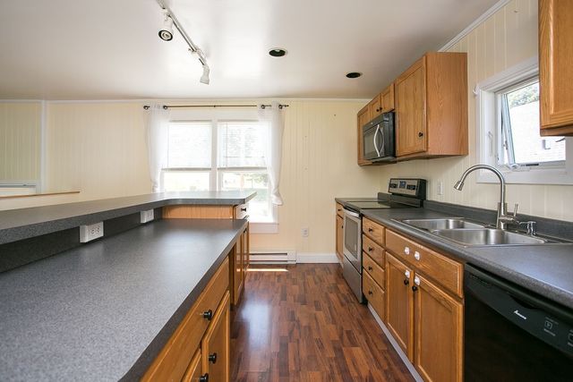 132 Evarts Street 2, Newport, RI 02840