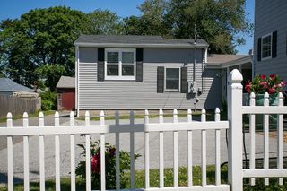 132 Evarts Street 2, Newport, RI 02840