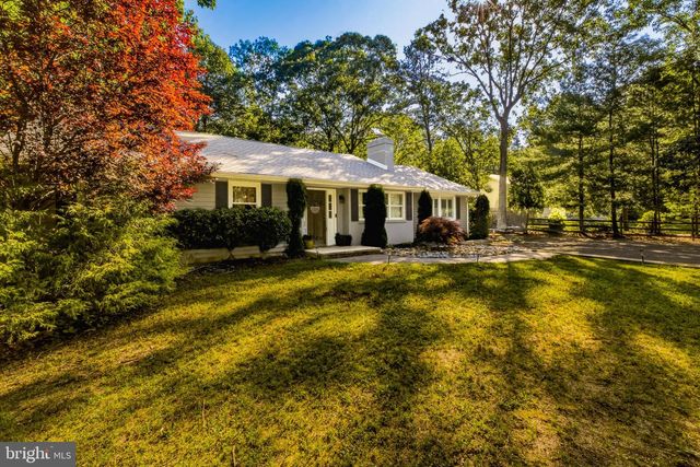 14 TUCKERTON RD, Shamong, NJ 08088