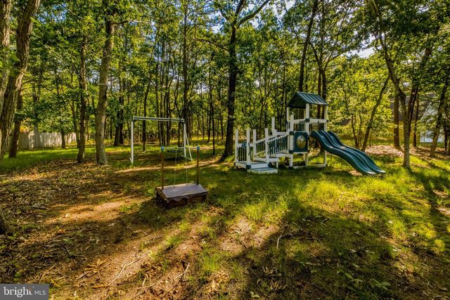 14 TUCKERTON RD, Shamong, NJ 08088