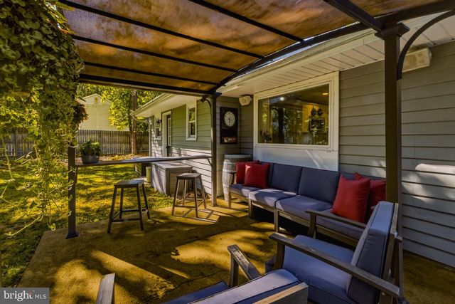 14 TUCKERTON RD, Shamong, NJ 08088
