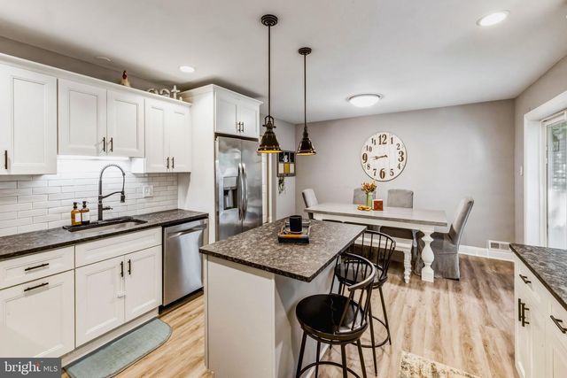 14 TUCKERTON RD, Shamong, NJ 08088