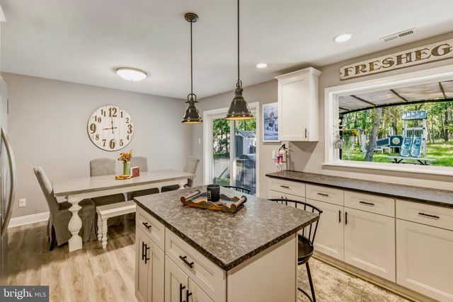 14 TUCKERTON RD, Shamong, NJ 08088