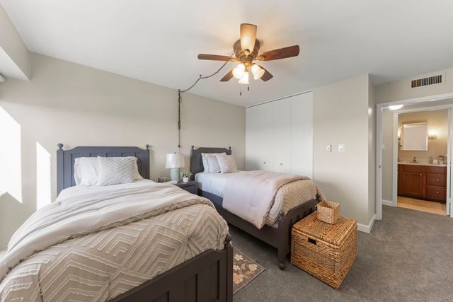 141 N La Grange Road 803, La Grange, IL 60525