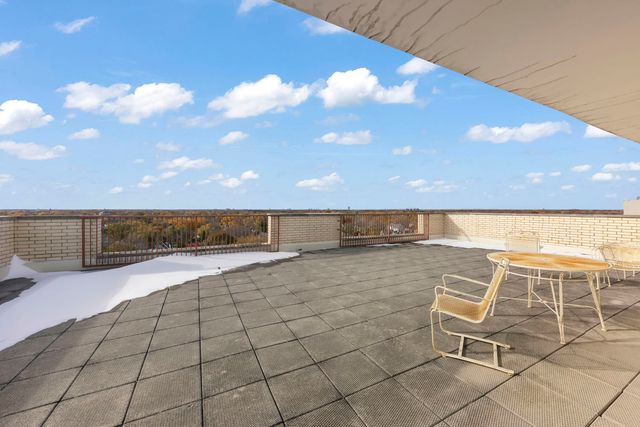 141 N La Grange Road 803, La Grange, IL 60525