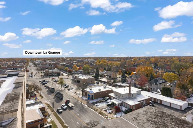 141 N La Grange Road 803, La Grange, IL 60525