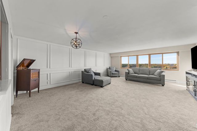 141 N La Grange Road 803, La Grange, IL 60525