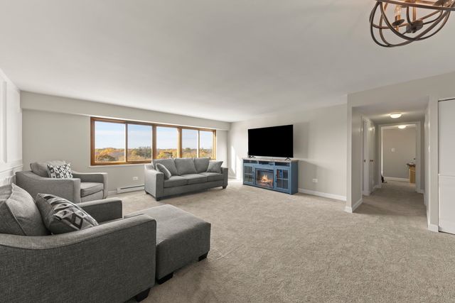 141 N La Grange Road 803, La Grange, IL 60525