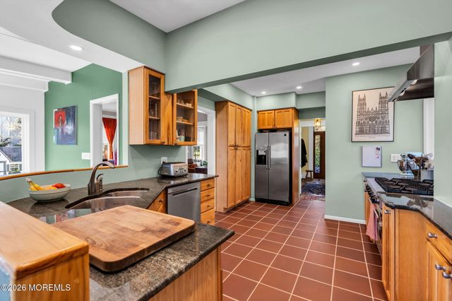 531 Locust Point Road, Rumson, NJ 07760