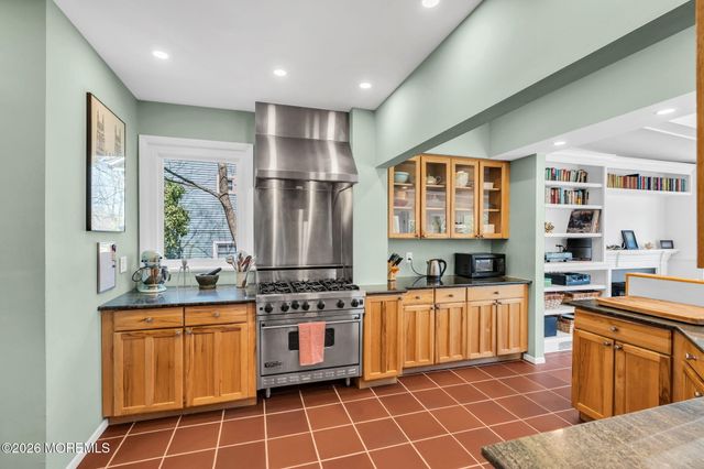 531 Locust Point Road, Rumson, NJ 07760