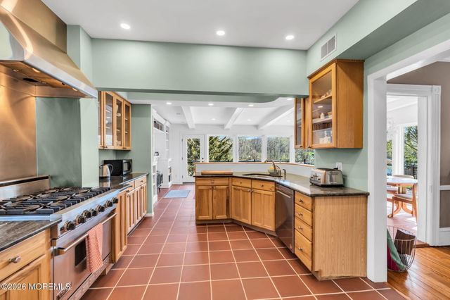 531 Locust Point Road, Rumson, NJ 07760