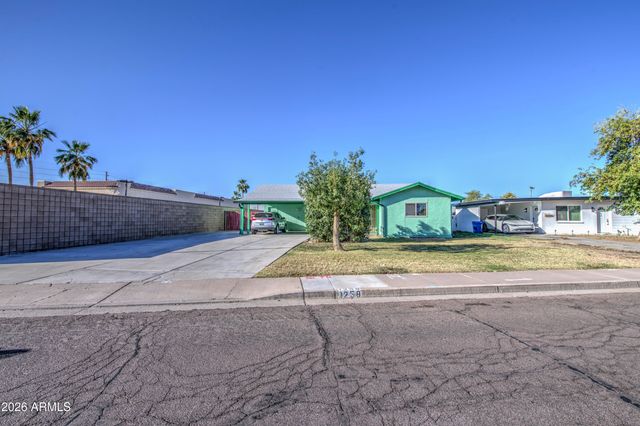 1258 W MANHATTON Drive, Tempe, AZ 85282