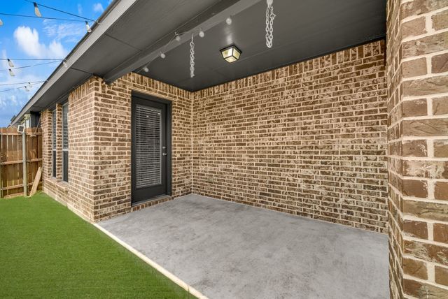 1928 Glen Meadow Drive, Royse City, TX 75189