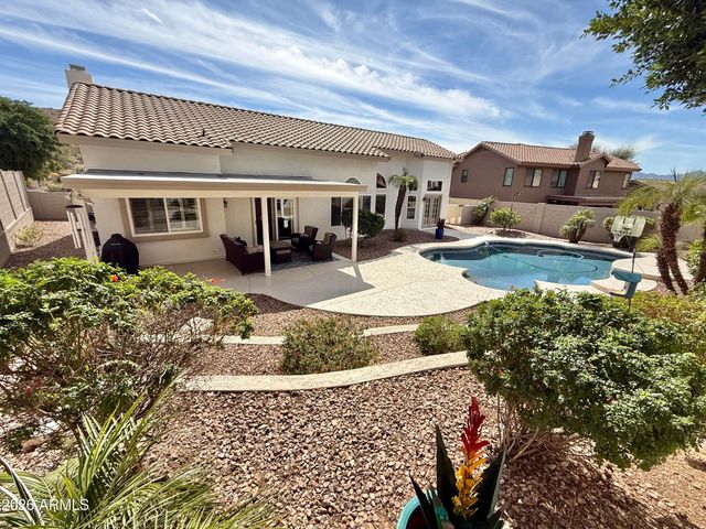 208 E SOUTH FORK Drive, Phoenix, AZ 85048