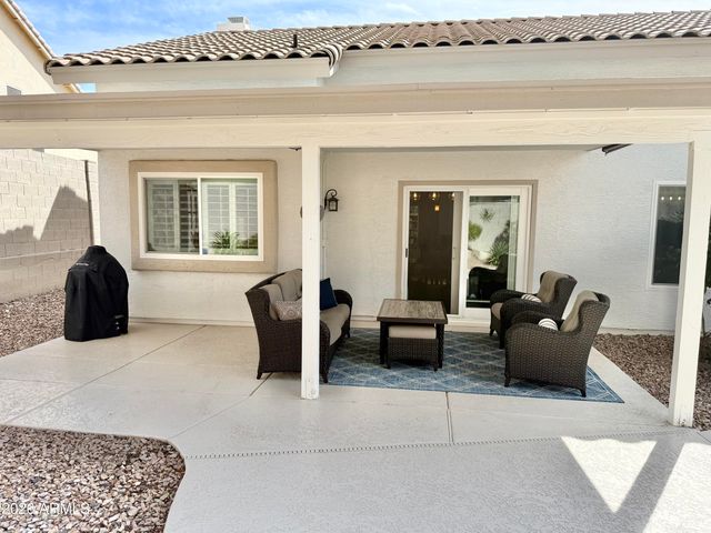 208 E SOUTH FORK Drive, Phoenix, AZ 85048