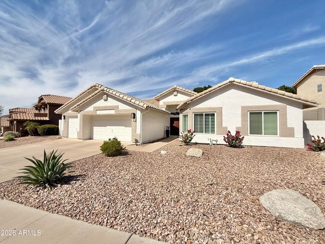 208 E SOUTH FORK Drive, Phoenix, AZ 85048