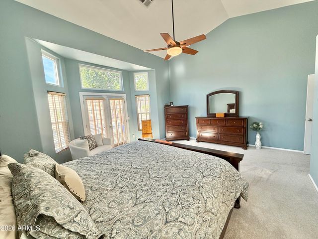 208 E SOUTH FORK Drive, Phoenix, AZ 85048