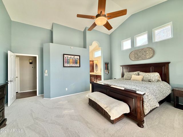 208 E SOUTH FORK Drive, Phoenix, AZ 85048